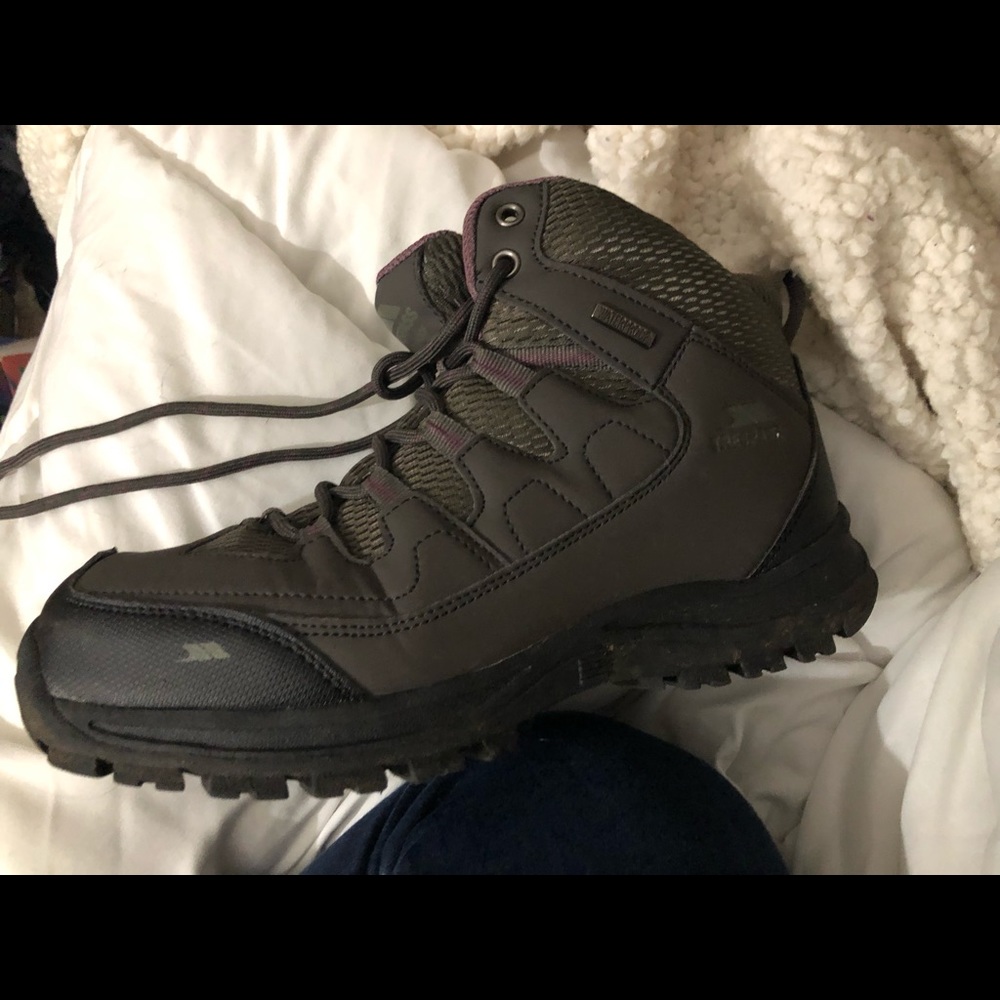 Trespass hiking boots.